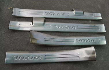 Chine Plaques intérieures et extérieures de seuil de porte pour Suzuki Vitara 2015, en acier inoxydable fournisseur
