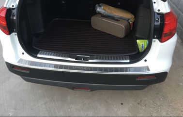 Chine Plaque d'accrochage de porte arrière intérieure et extérieure en acier inoxydable pour Suzuki Vitara 2015 fournisseur