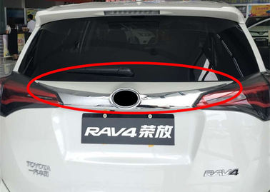 Chine Portée arrière extérieure de moulage Nouveaux accessoires automobiles TOYOTA RAV4 2016 Garniture de porte arrière fournisseur