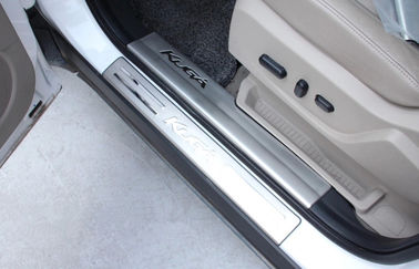 Chine Ford Escape-Kuga 2013 Plaques de seuil de porte en acier inoxydable, pédale de porte interne et externe. fournisseur