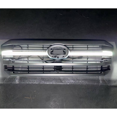 Un bon prix. 5310160450 Toyota ABS Grille avant en plastique Grille de radiateur avec lumière LED OEM 5310160450 en ligne