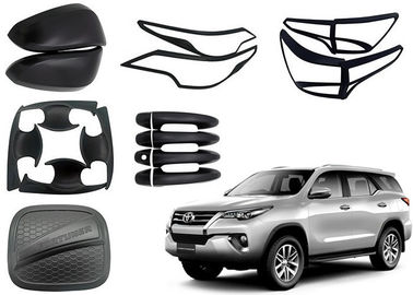 Un bon prix. TOYOTA Fortuner 2016 2018 pièces de rechange de carrosserie Noir et couleur Chrome en ligne